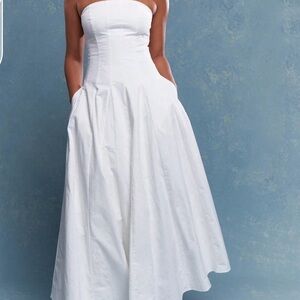 MISSGUIDED WHITE MAXI DRESS